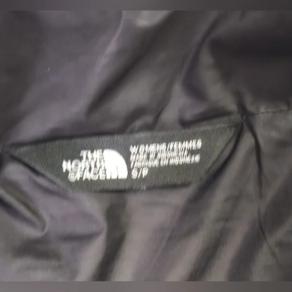 The North Face Quilted Jacket - Picture 8 of 8